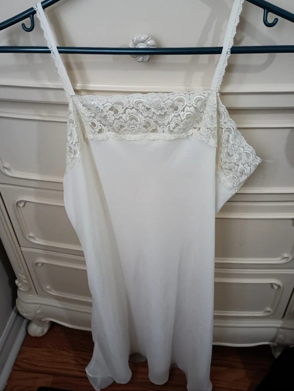 Valerie Stevens Vintage Lace-Trim Slip Dress - Cream